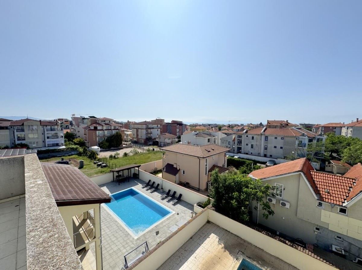 One-bedroom apartment in Ravda – fully furnished, in a residential building and 500 metres from the sea
