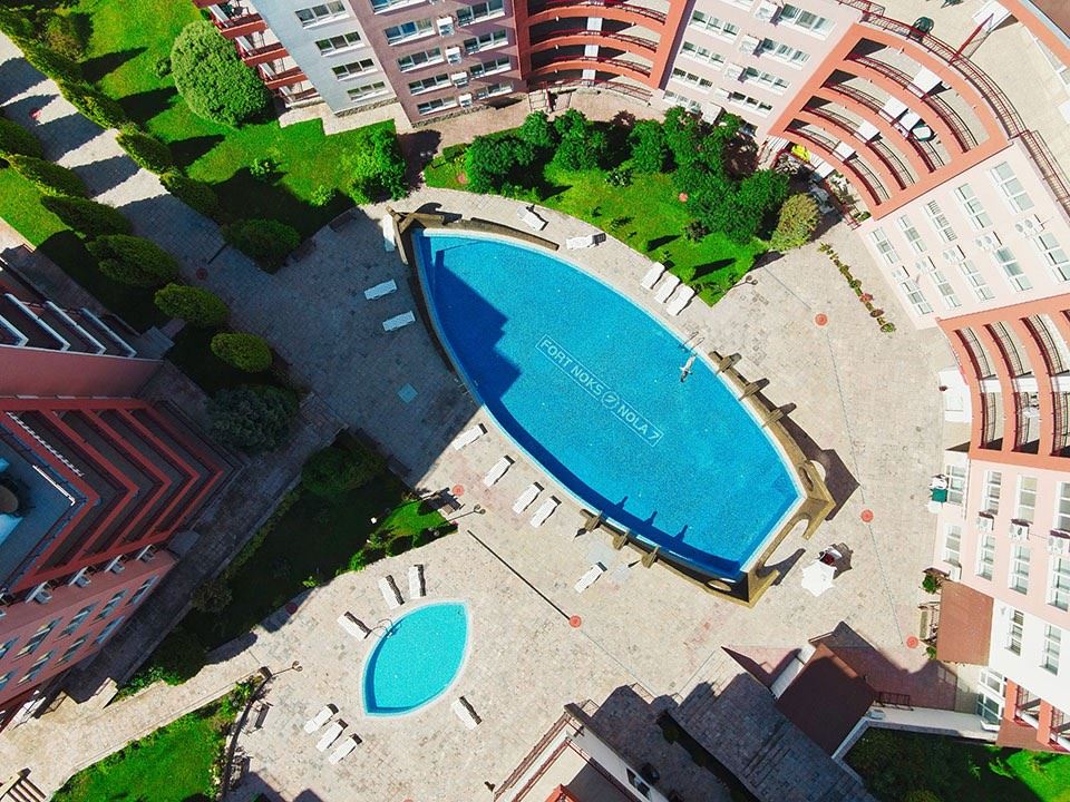 Compact Apartment on the First Line to the Sea with Excellent Investment Potential in Elenite