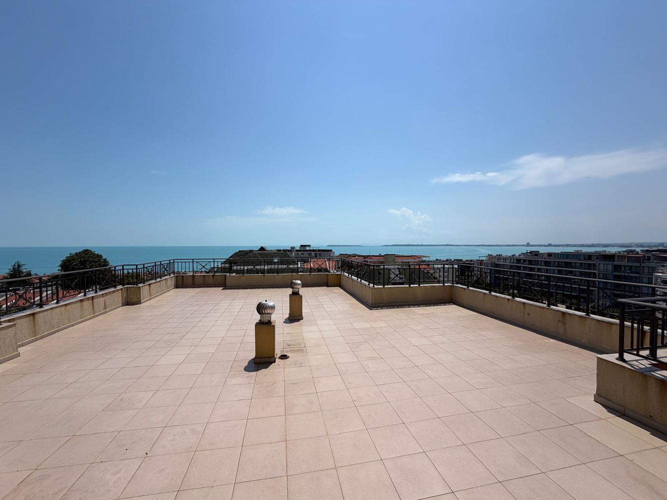 Spacious Apartment with Two Bedrooms and Panoramic Sea View in Sveti Vlas