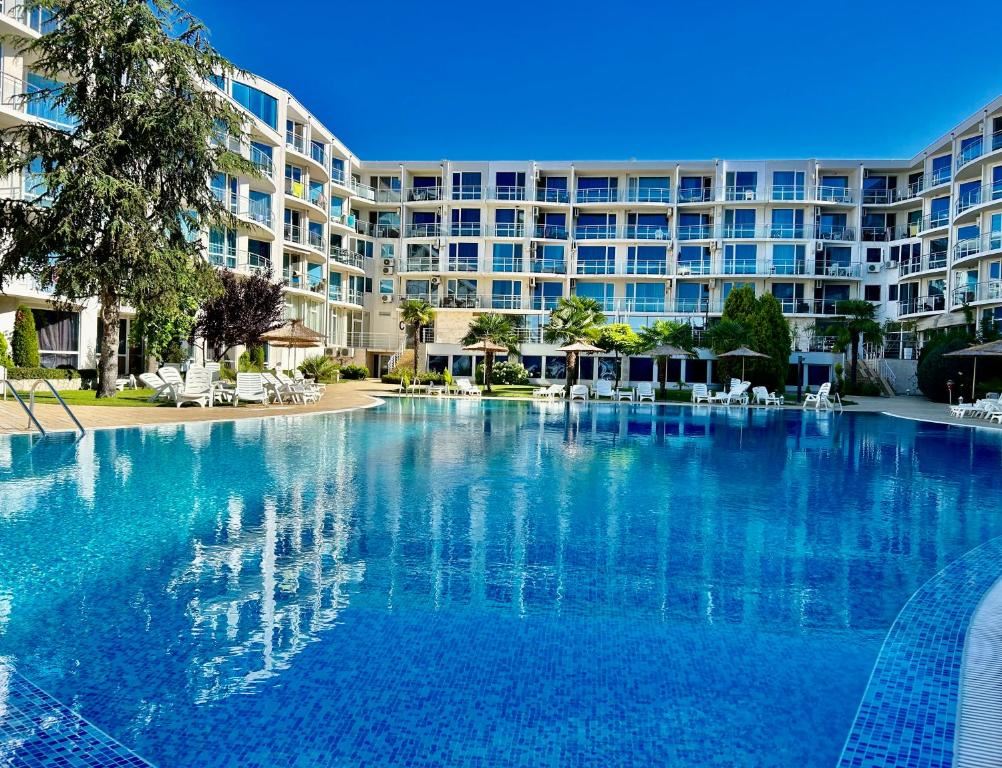 Furnished Studio in a Complex with a Swimming Pool and Spa in Sarafovo – 200 Metres from the Beach