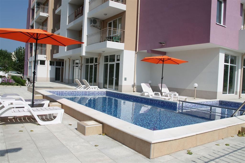 Stylish furnished studio in a year-round complex in Sunny Beach, 400 meters from the beach