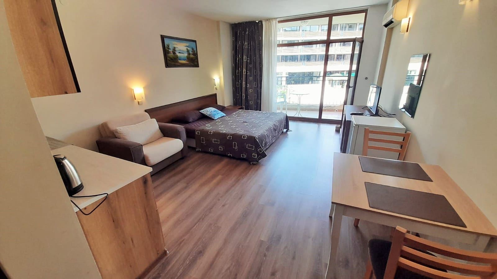 Sunny Beach – fully furnished spacious studio in a luxury complex only 50 m from the beach