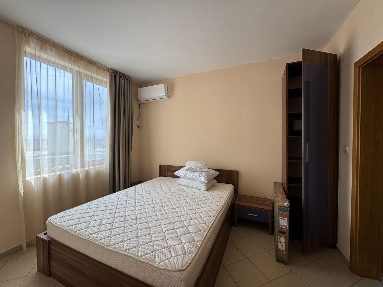 Spacious Apartment with Two Bedrooms on the First Line in Sveti Vlas – Sea and Pool Views