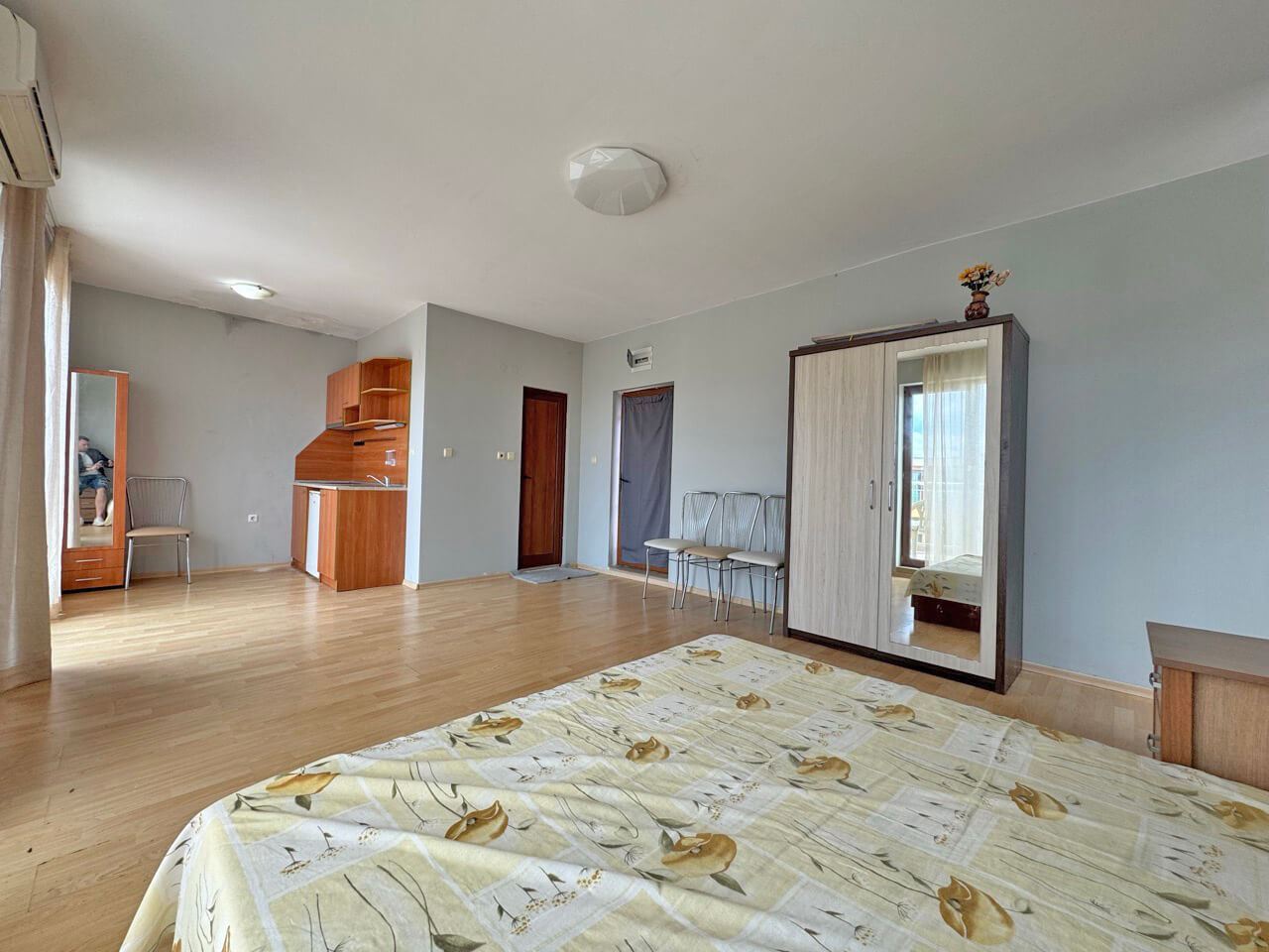 Panoramic one-bedroom apartment with large terrace and open view – Sunny Beach
