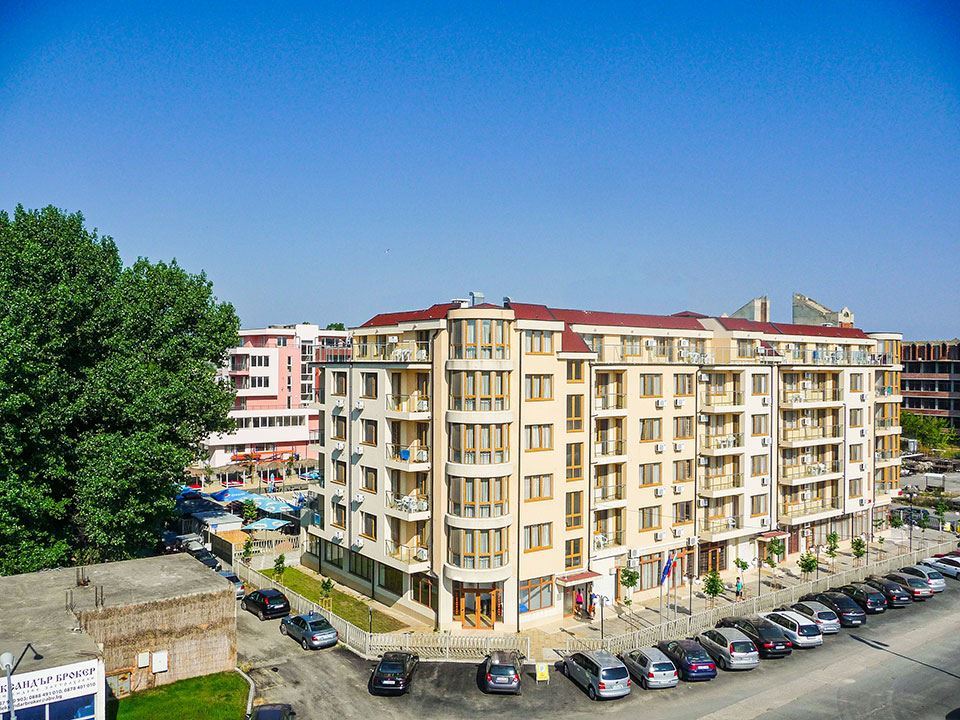 Cozy Studio with Pool View in a Prestigious Complex on the Border Between Nessebar and Sunny Beach