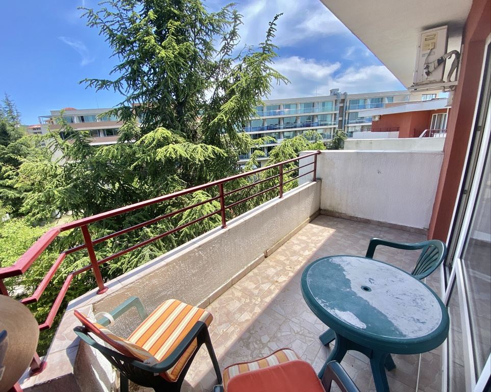 Studio on the first line in a complex in Elenite – sea, mountains, and holiday comfort in one