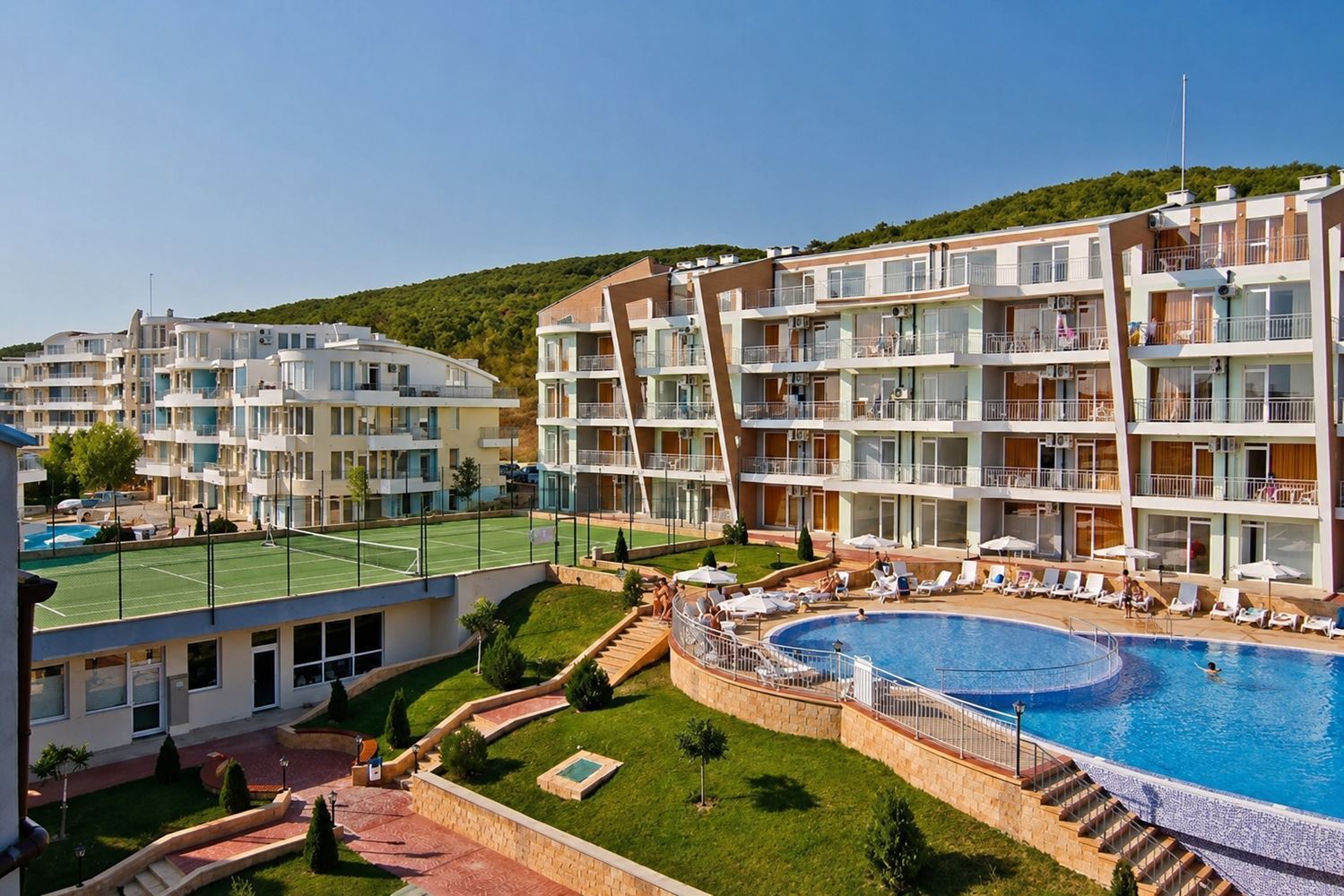 Comfortable Studio with a Private Garden in a Beautiful Complex at the Foot of the Balkan Mountains – Peace, Nature, and Excellent Amenities