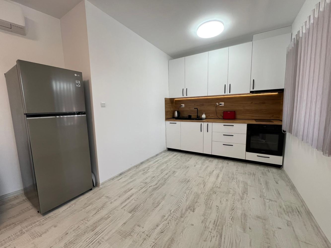 Spacious two-bedroom apartment with large terrace and parking space in Sozopol – near Harmani Beach