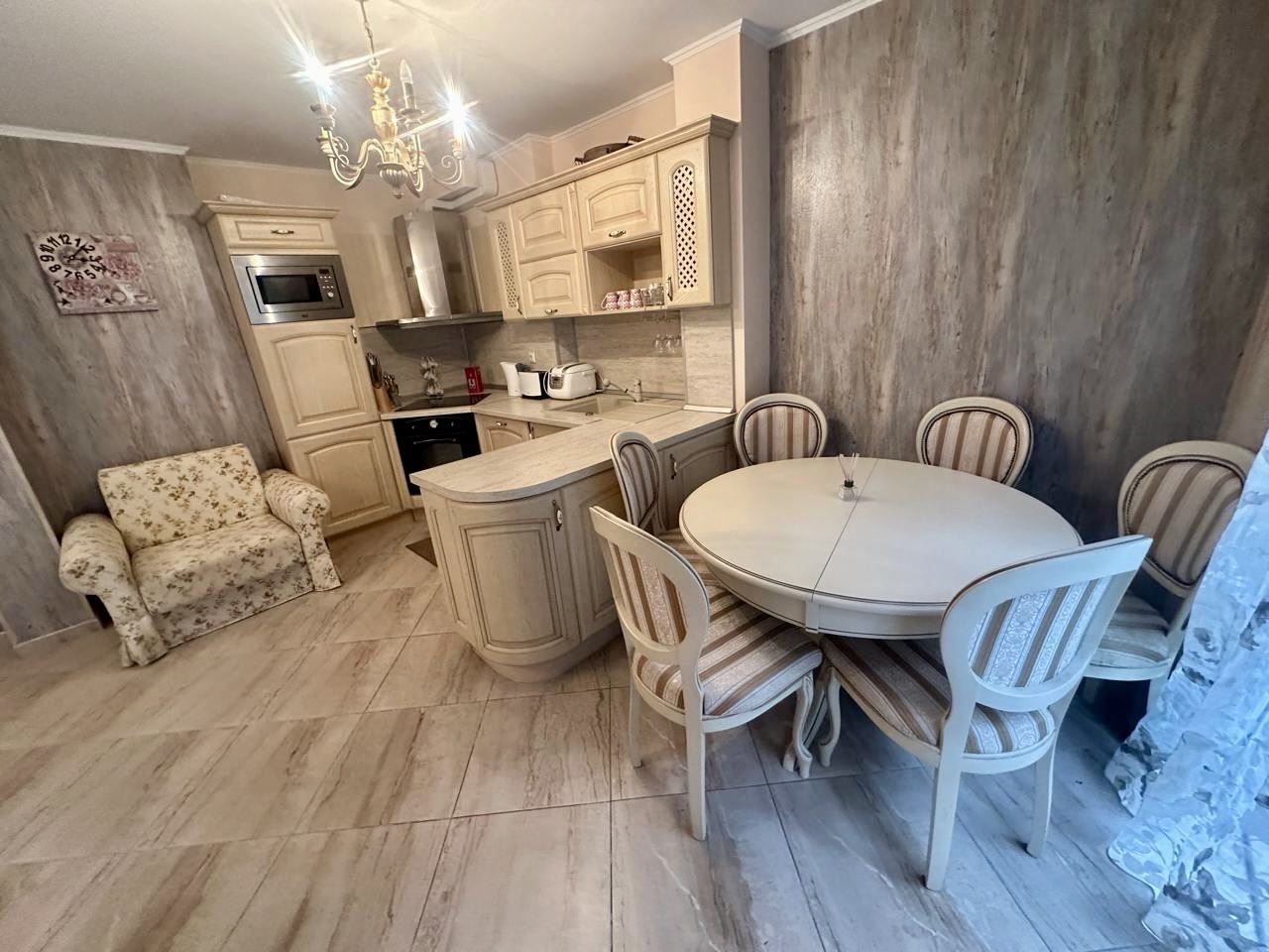 Luxury Maisonette with Garden in an Elite Complex – Comfort and Relaxation Near the Sea