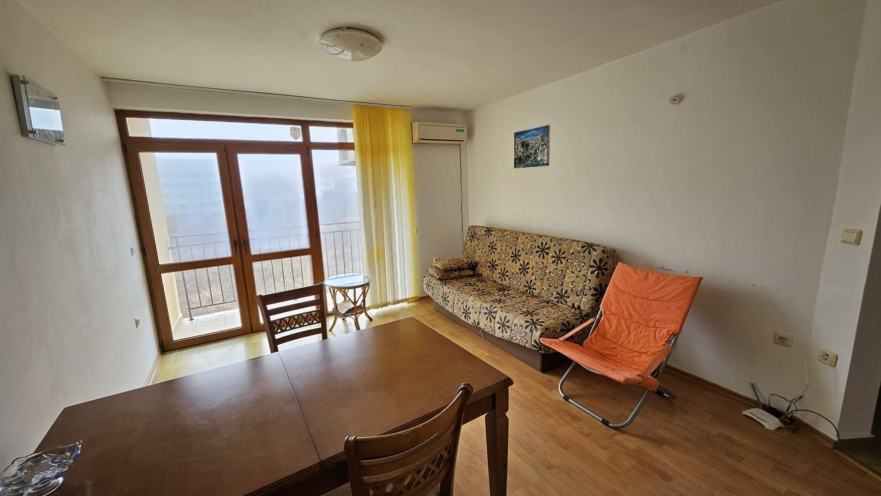 Three-room apartment with sea view only 50 meters from the beach in Byala – no maintenance fee