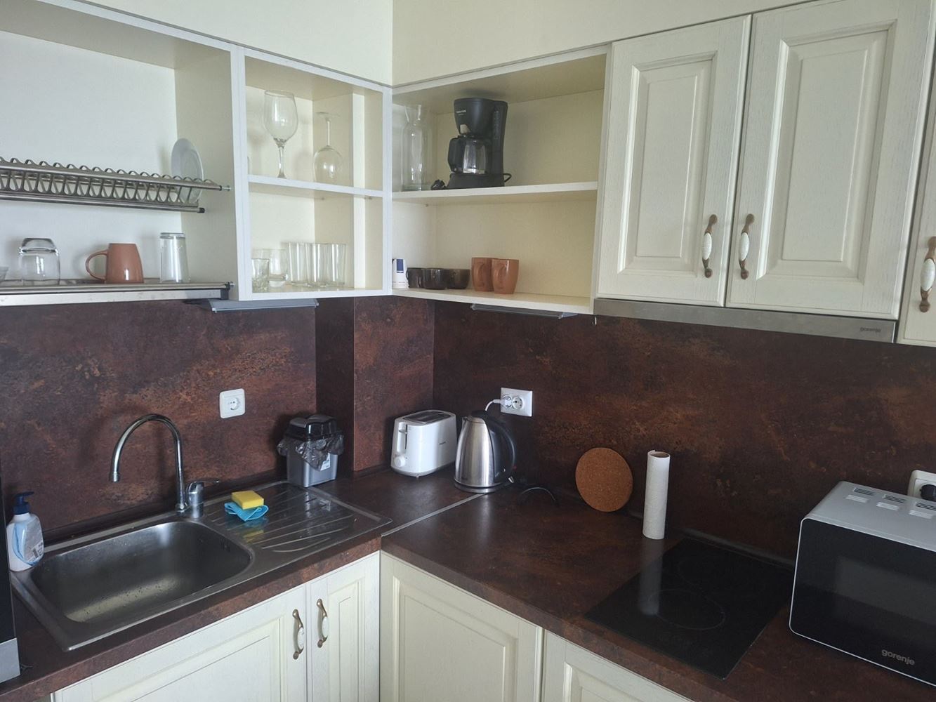 One-Bedroom Apartment on the First Sea Line with Panoramic Views and a Spacious Terrace