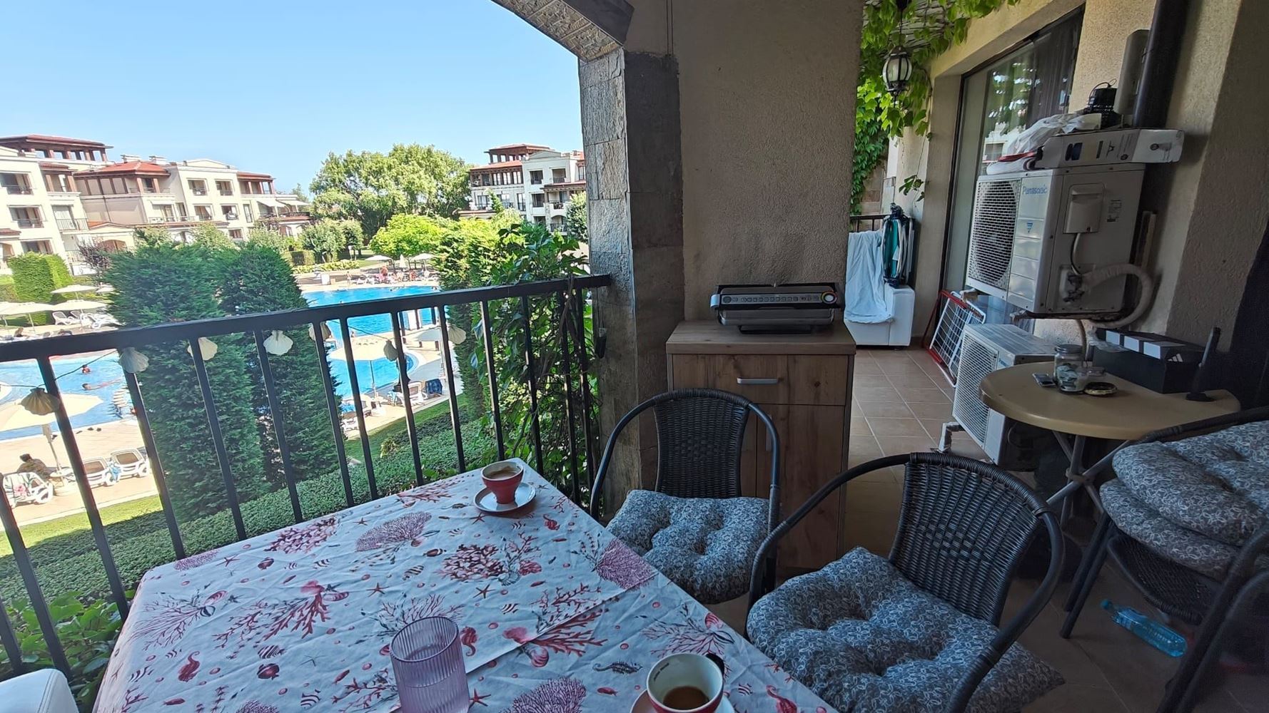 Apartment with two bedrooms, spacious veranda and greenery in a luxury complex in Kavatsi, Sozopol