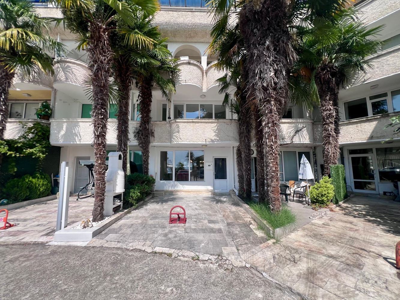 First-line sea property in Ravda – two-bedroom maisonette with sea view and private parking space