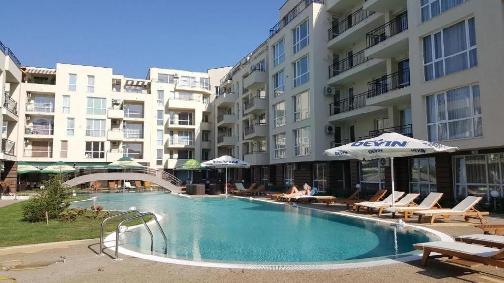 One-Bedroom Apartment in a Quiet and Green Complex in Sunny Beach