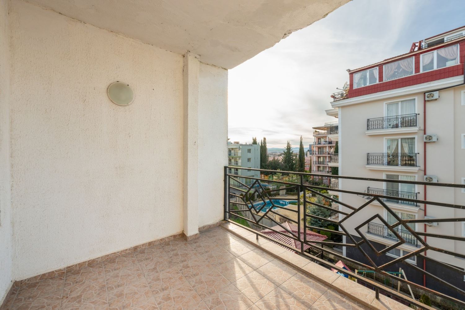 Stylishly renovated two-bedroom apartment in a well-maintained complex in Sunny Beach – comfort, tranquility and excellent location
