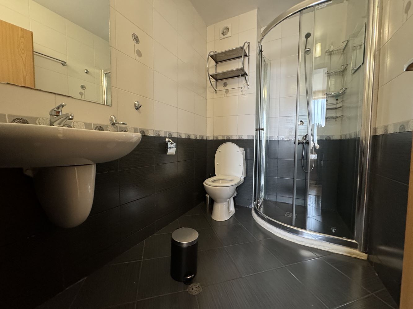 Spacious Apartment with Two Bedrooms on the First Line in Sveti Vlas – Sea and Pool Views