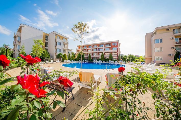 Spacious one-bedroom apartment in a green oasis in Sunny Beach – ideal for holiday and investment