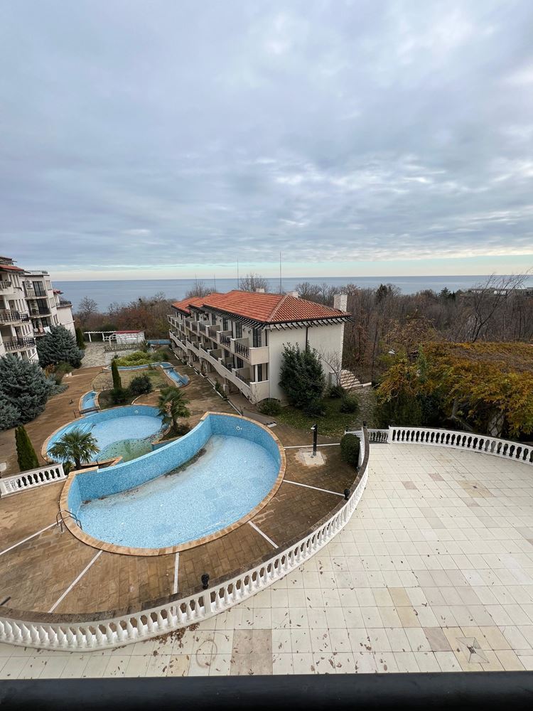 Luxury Two-Bedroom Apartment with Panoramic Sea and Pool Views – First Line by the Sea in Obzor!