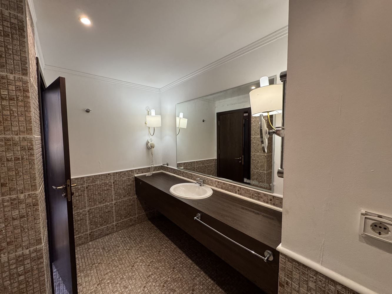 Spacious One-Bedroom Apartment with a Large Terrace, 50 Metres from the Beach in Sunny Beach