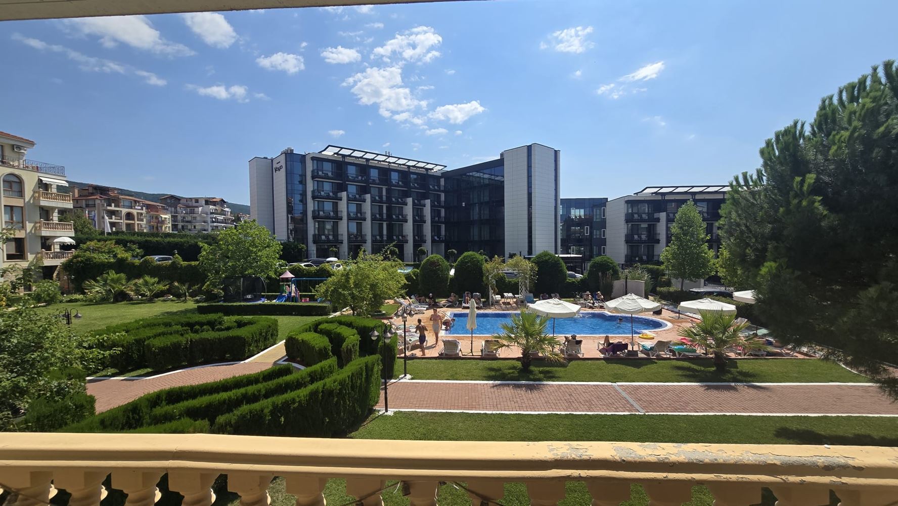 One-Bedroom Apartment on the First Line by the Sea in Sveti Vlas – Ready to Move In!