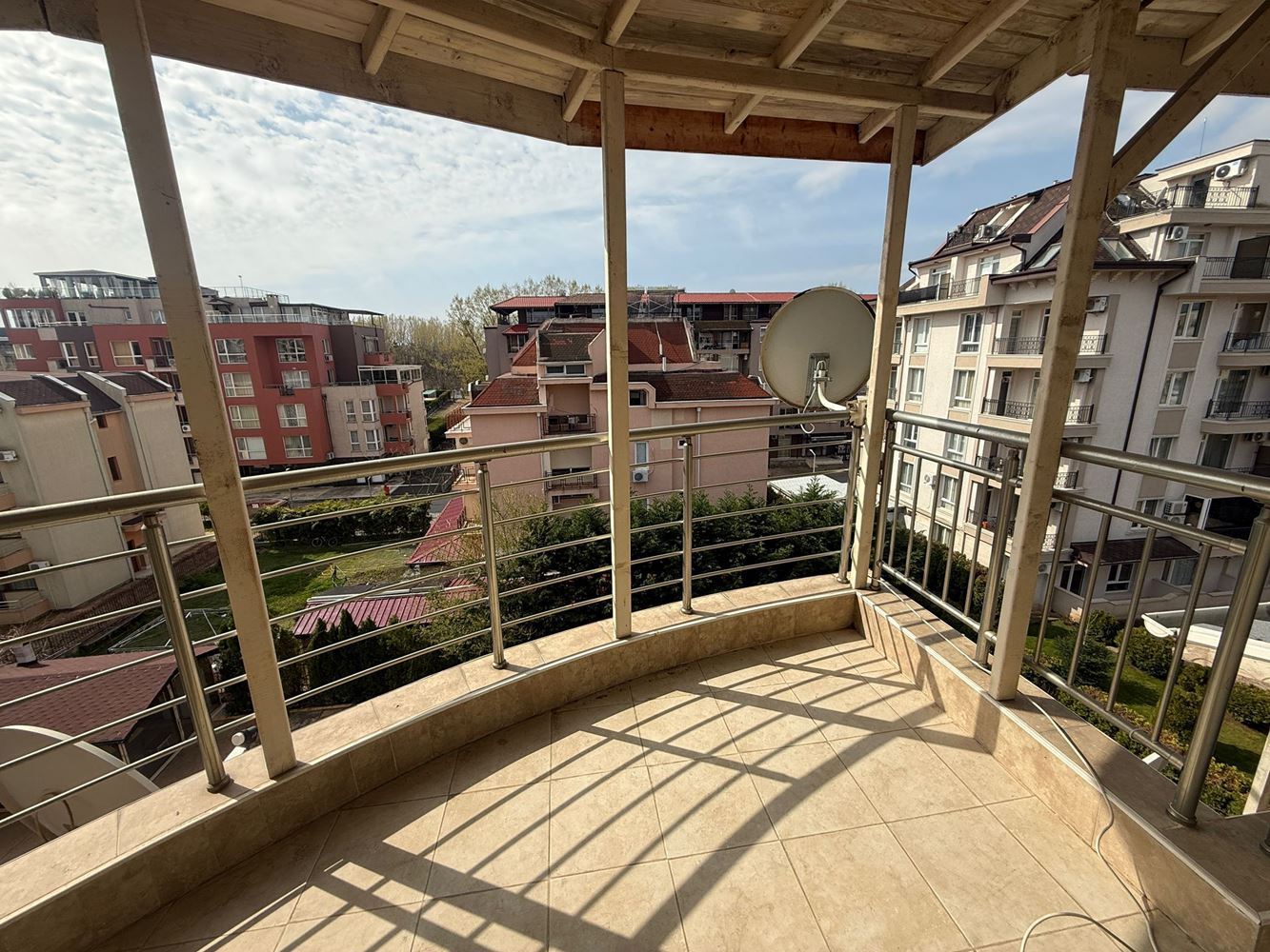 Spacious two-bedroom apartment in Sunny Beach – comfort, nature and low maintenance fee