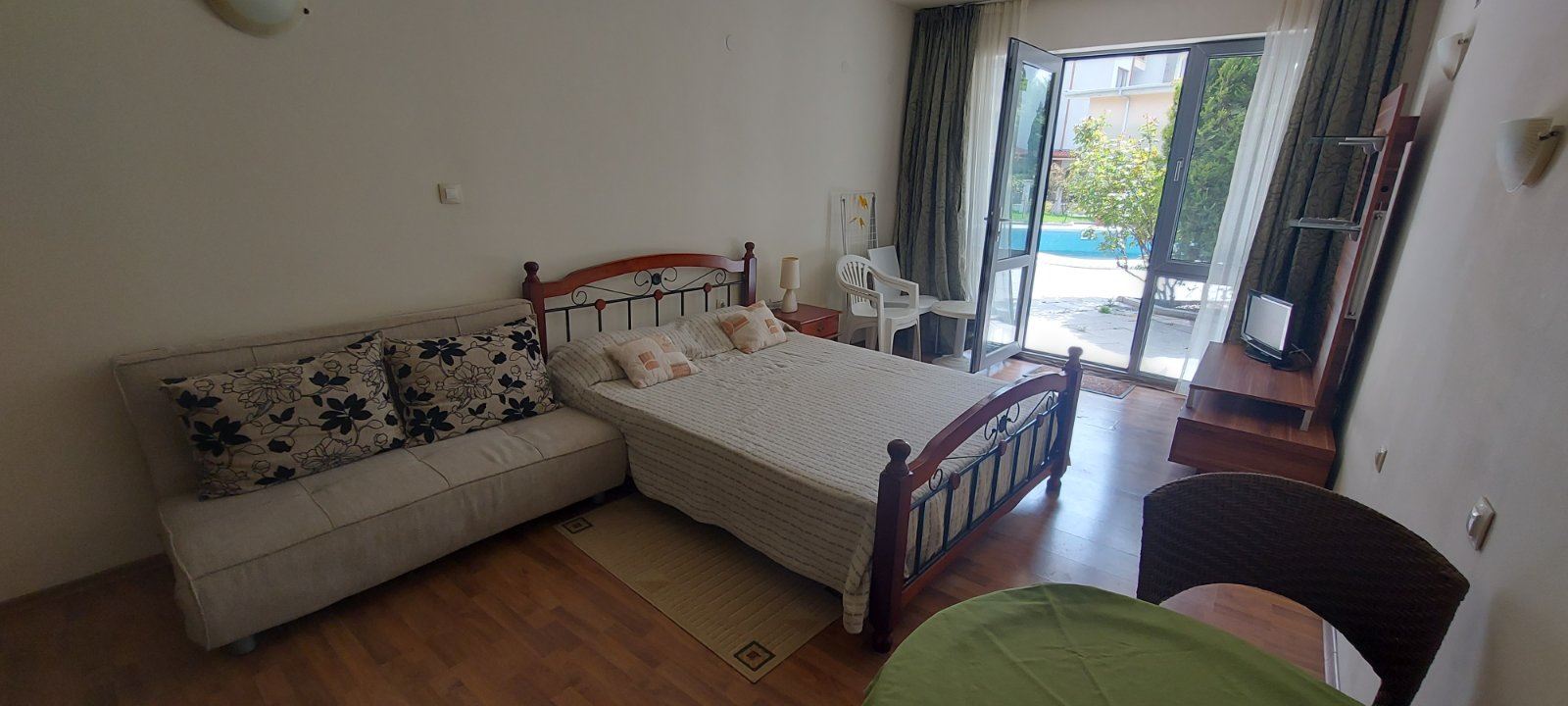 Studio with Direct Pool Access in Ravda – Comfort and a Seaside Atmosphere
