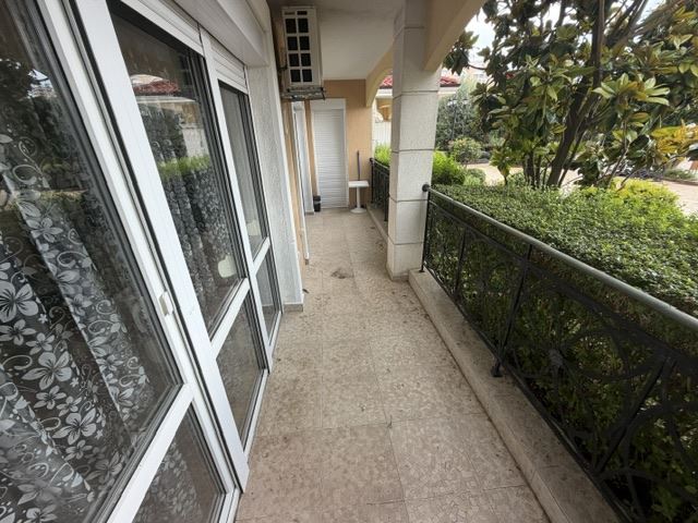 Spacious Three-Bedroom Apartment Close to the Sea with Excellent Complex Facilities