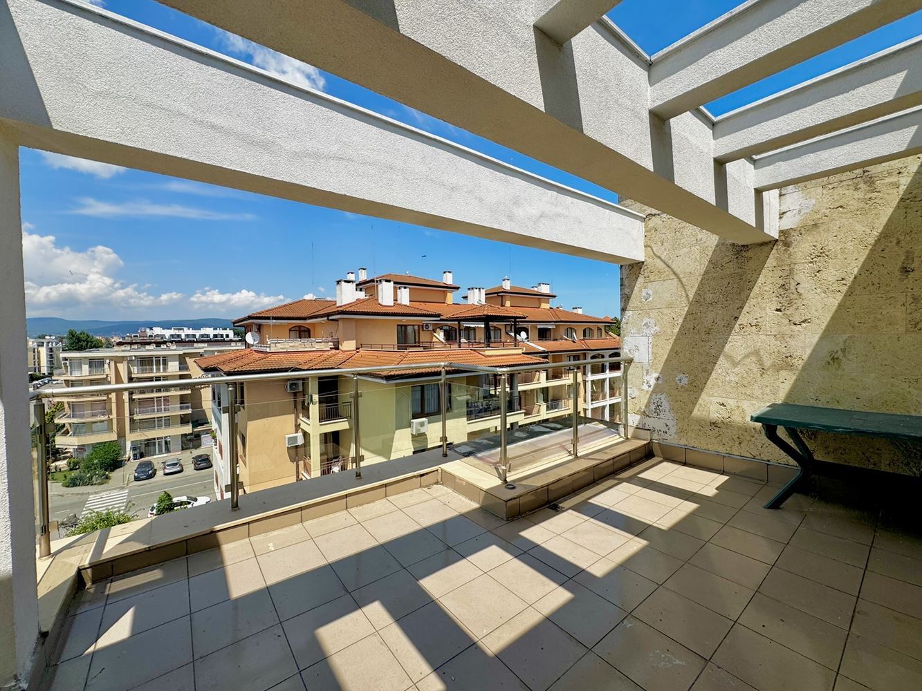 Spacious studio with a large panoramic terrace in Sunny Beach – excellent location and low maintenance fee