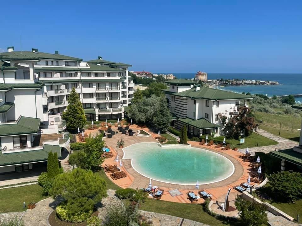 High Standard and Diverse Amenities – Exceptional Two-Room Apartment in a Luxury Seafront Complex in Ravda