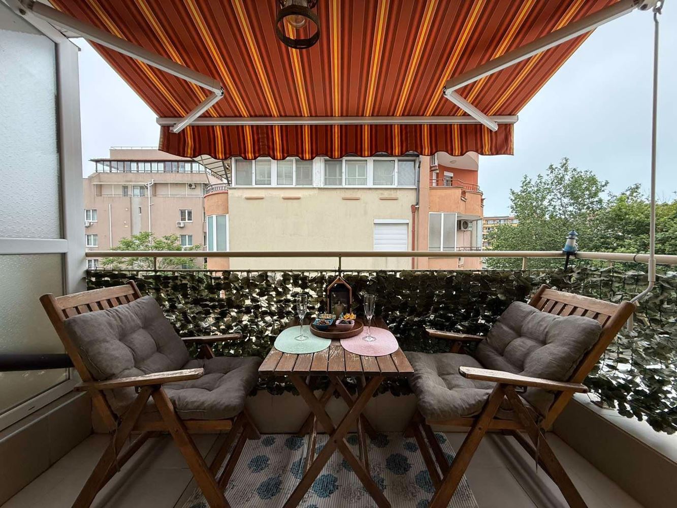 Large Two-Bedroom Apartment Opposite the Sanatorium in Pomorie – Three Terraces, Walk-In Wardrobe and Two Bathrooms