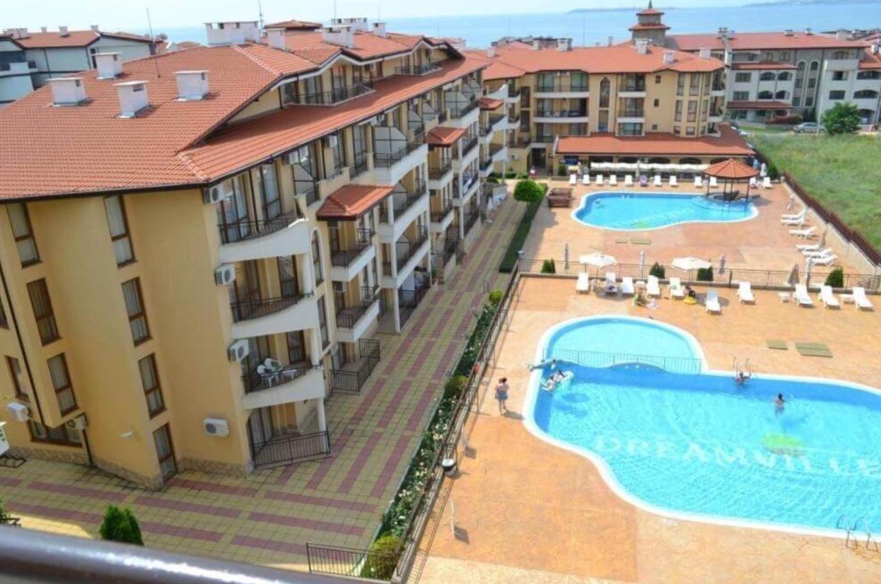 Two-Bedroom Apartment in Sveti Vlas – Panoramic Views and Comfort in a Gated Complex