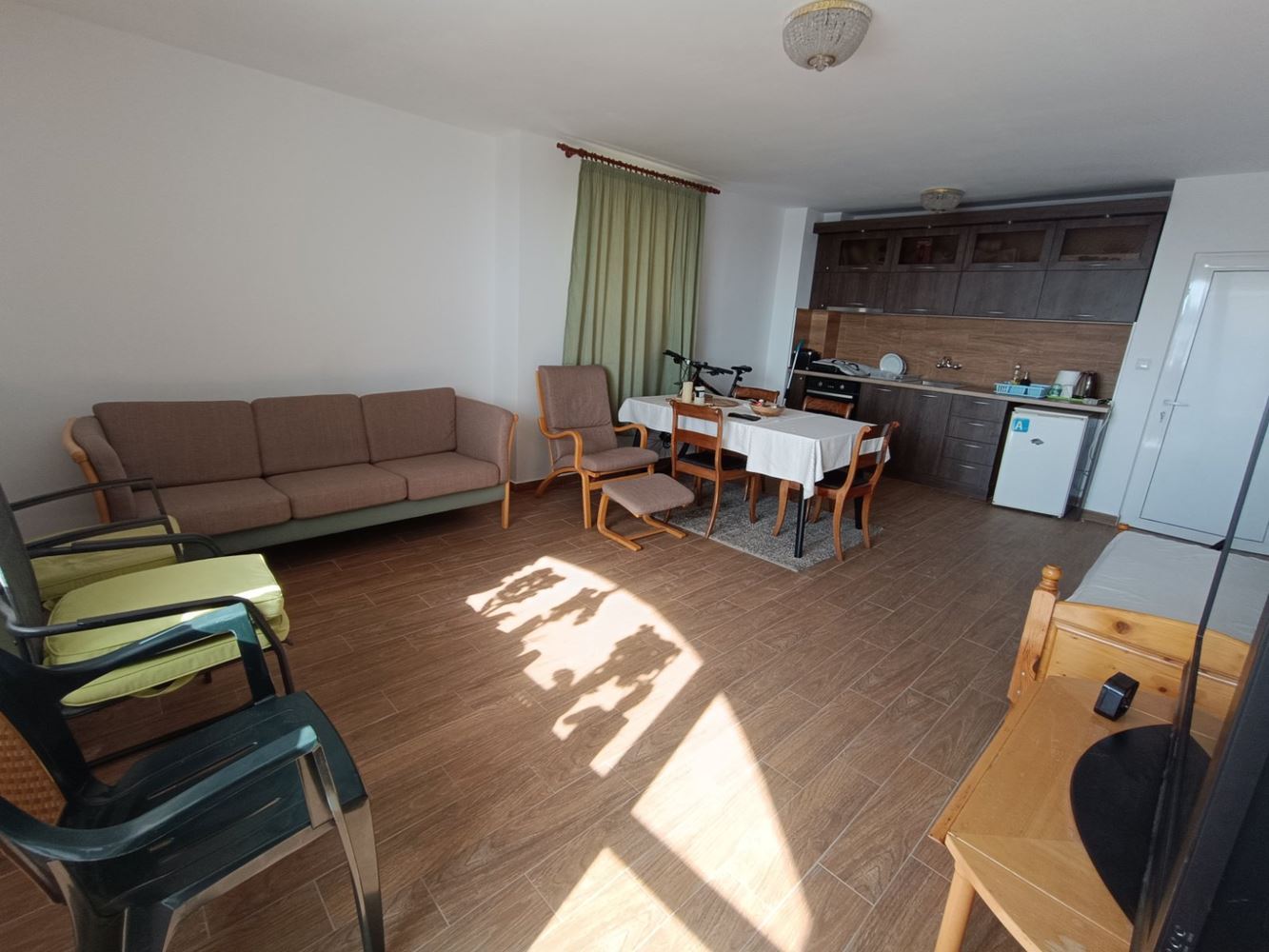 Apartment with two bedrooms and sea view with no maintenance fee in Sveti Vlas