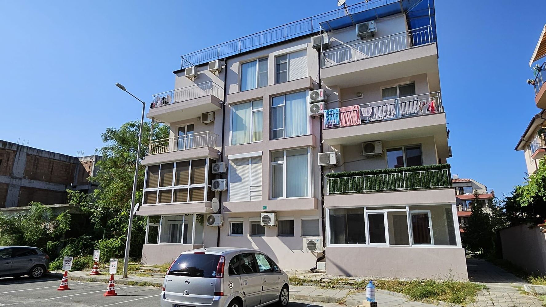 Spacious one-bedroom apartment in Nessebar, Cherno More district – no maintenance fee and with Act 16