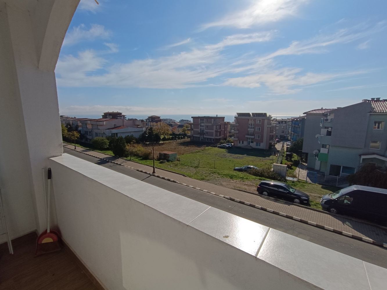 Apartment with two bedrooms and sea view with no maintenance fee in Sveti Vlas