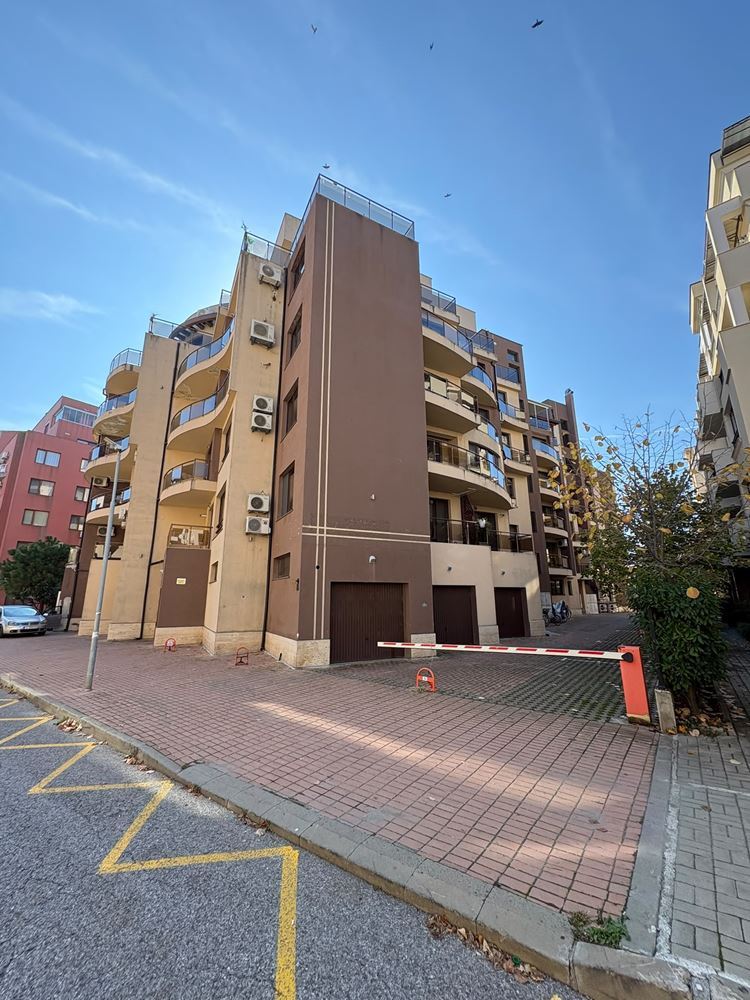 One Bedroom Apartment, 50 Metres from the Sea in Pomorie