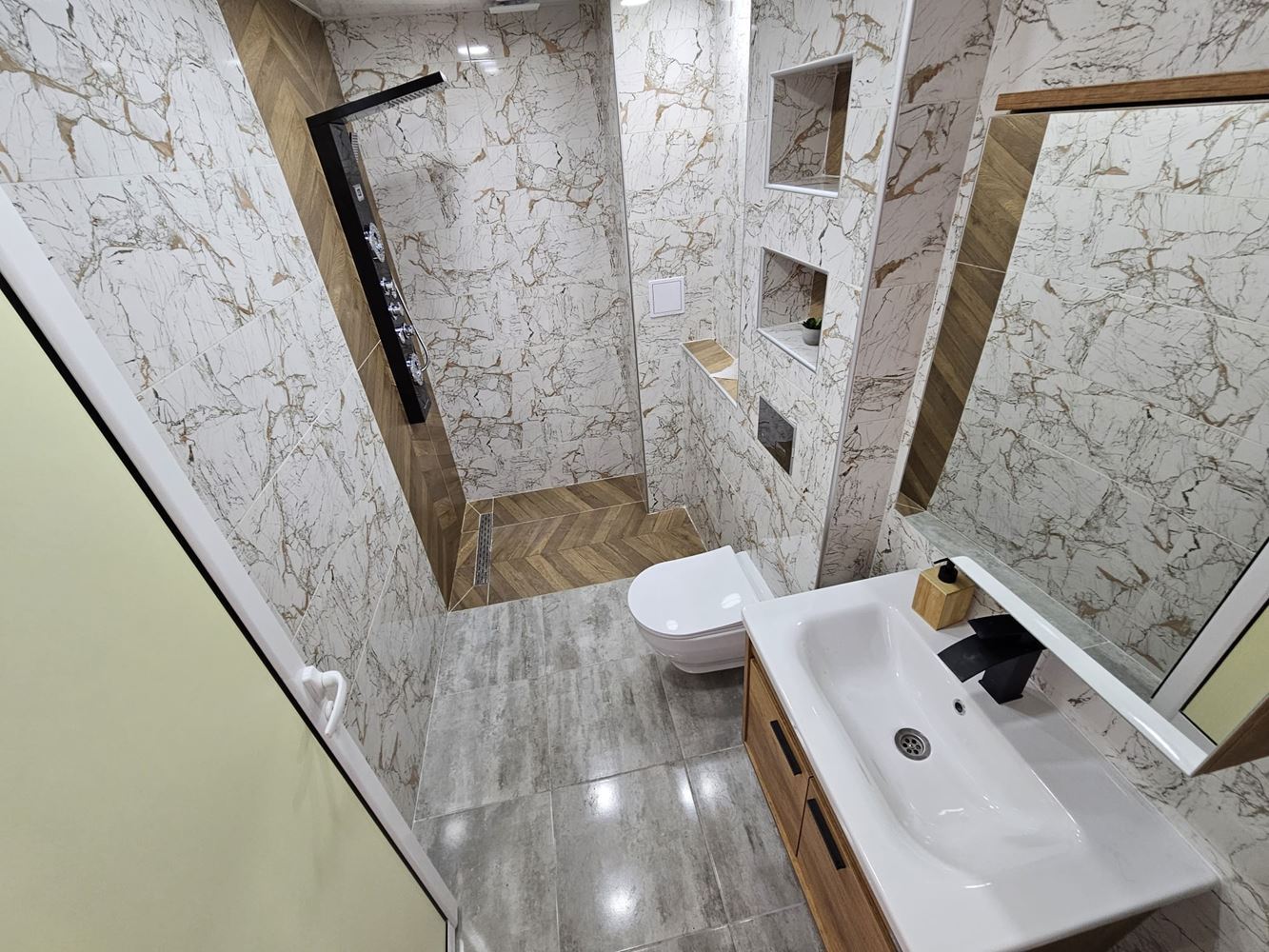 New two-bedroom apartment with no maintenance fee – after renovation, in “Black Sea 1”, Nesebar