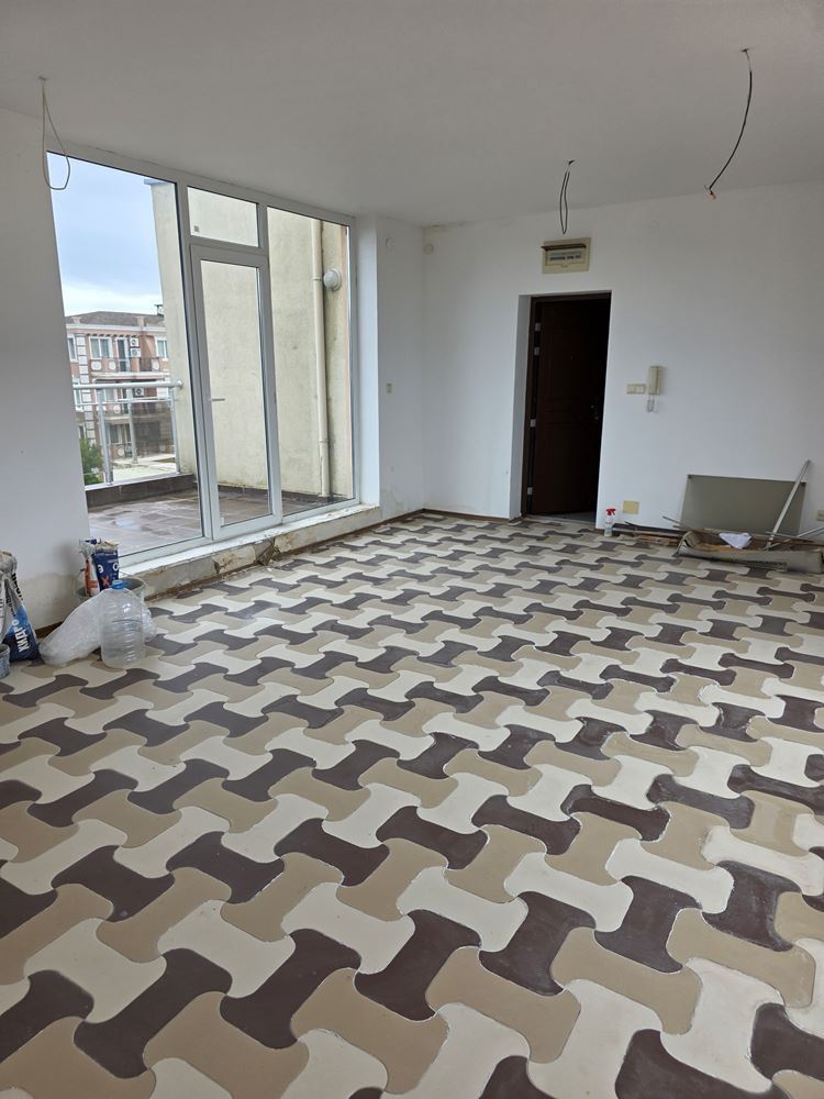 Three-room apartment with a huge terrace 500 m from the beach in Sunny Beach – 148 m² and excellent potential