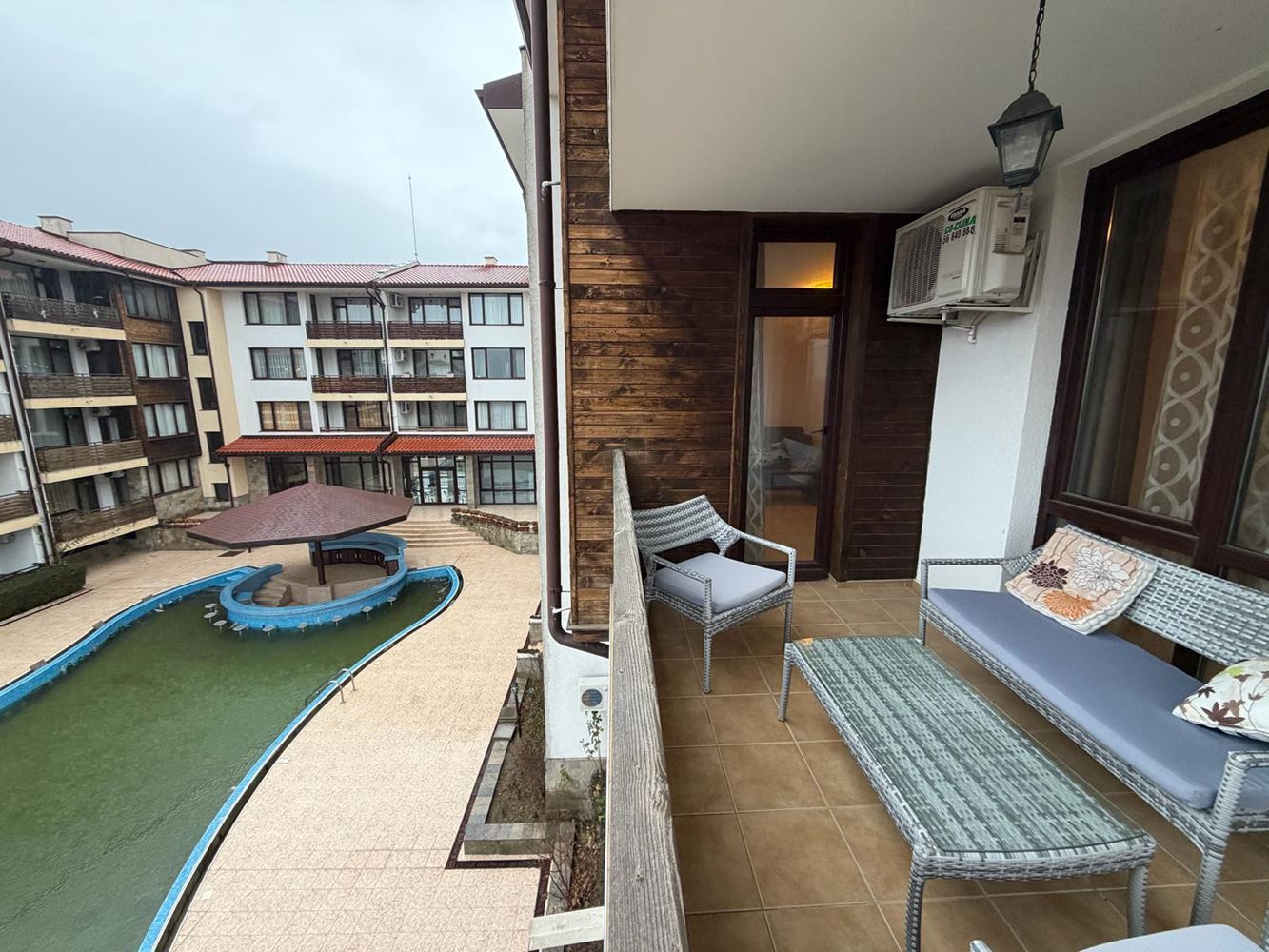 Spacious three-room apartment in Nessebar – fully furnished, in a quiet and fast-developing area near the sea