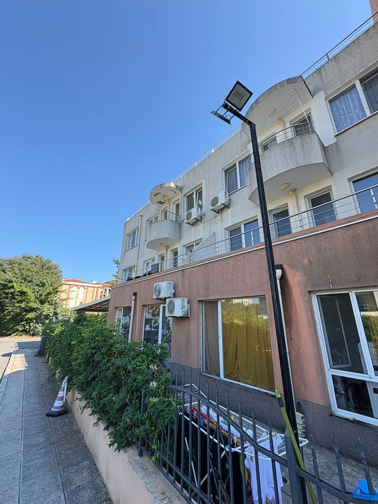 Pomorie 300 m from the Sea – Furnished One-Bedroom Apartment in a Complex with a Swimming Pool