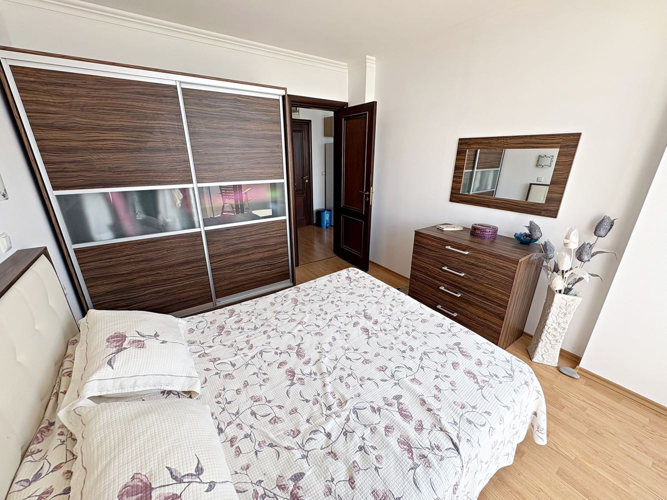 Luxury One-Bedroom Apartment with Panoramic Sea View on the First Line in Sveti Vlas