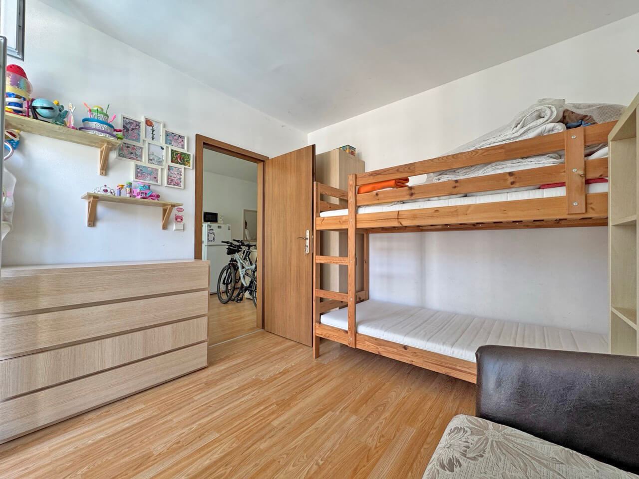 Bright One-Bedroom Apartment with Pool View in an Excellent Well-Maintained Complex in Sunny Beach