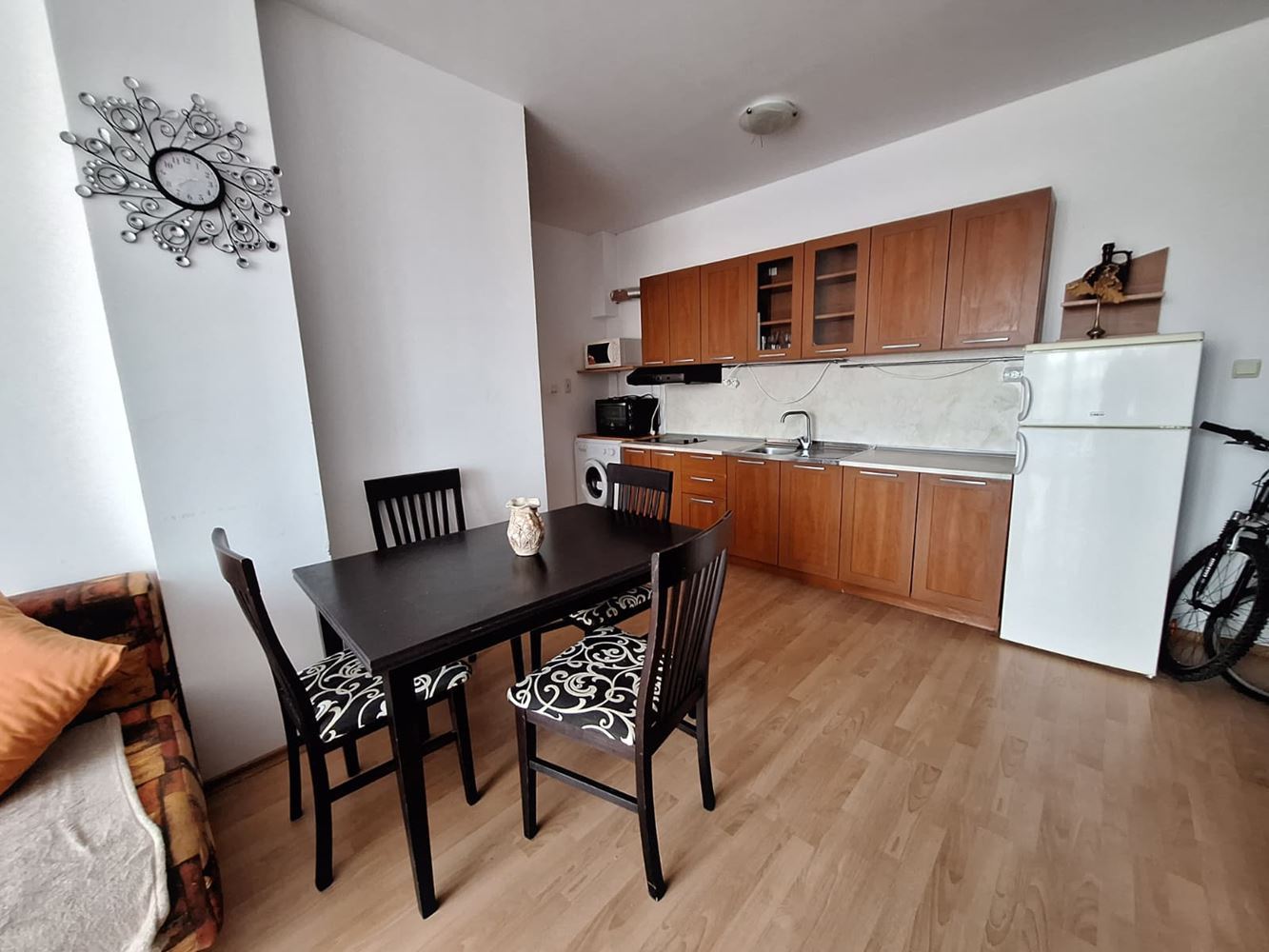 Spacious one-bedroom apartment in a luxury complex with pools and sports facilities