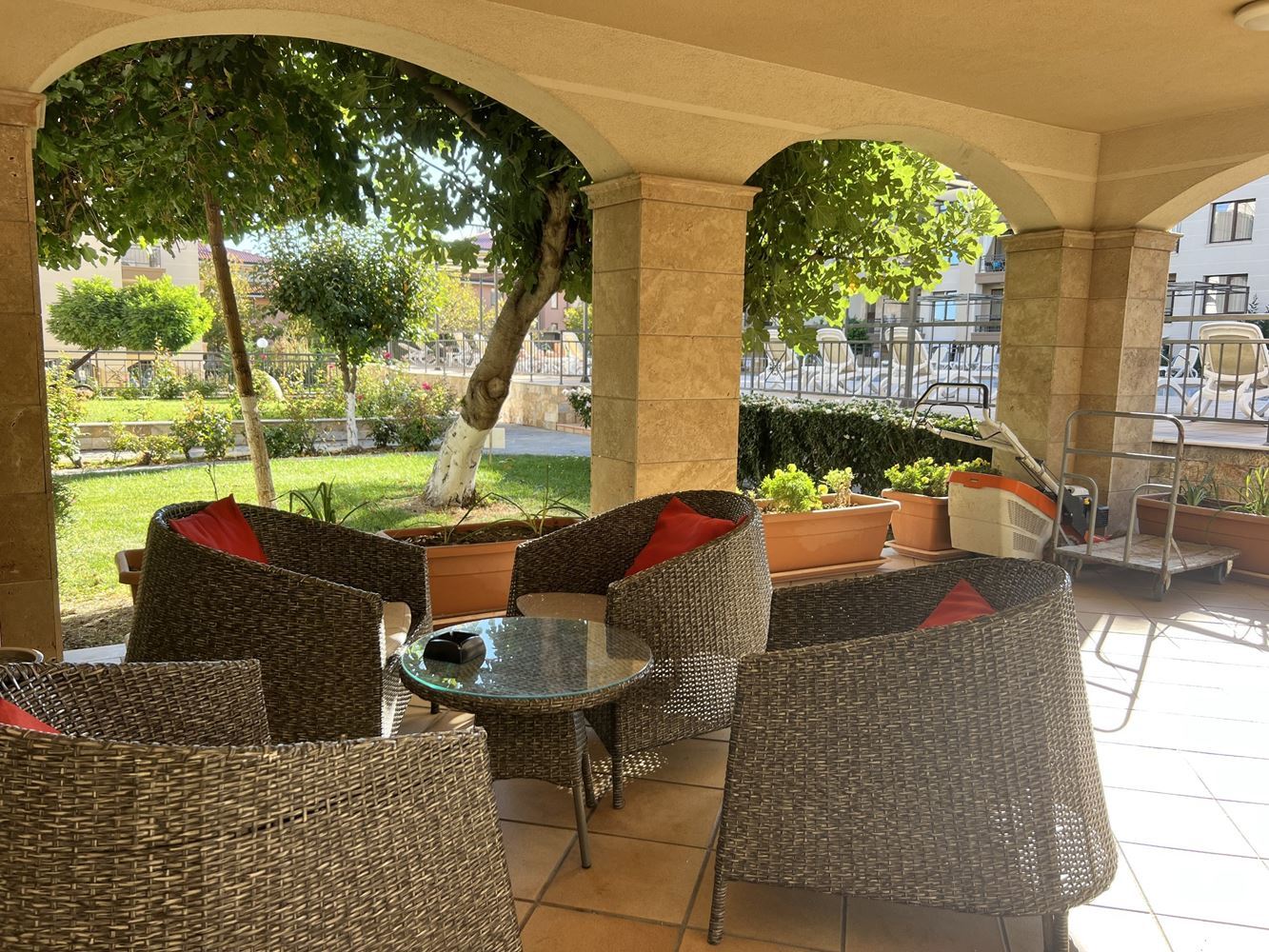 Sea Comfort with a Private Garden – One-Bedroom Apartment Just Steps from the Beach in Sveti Vlas