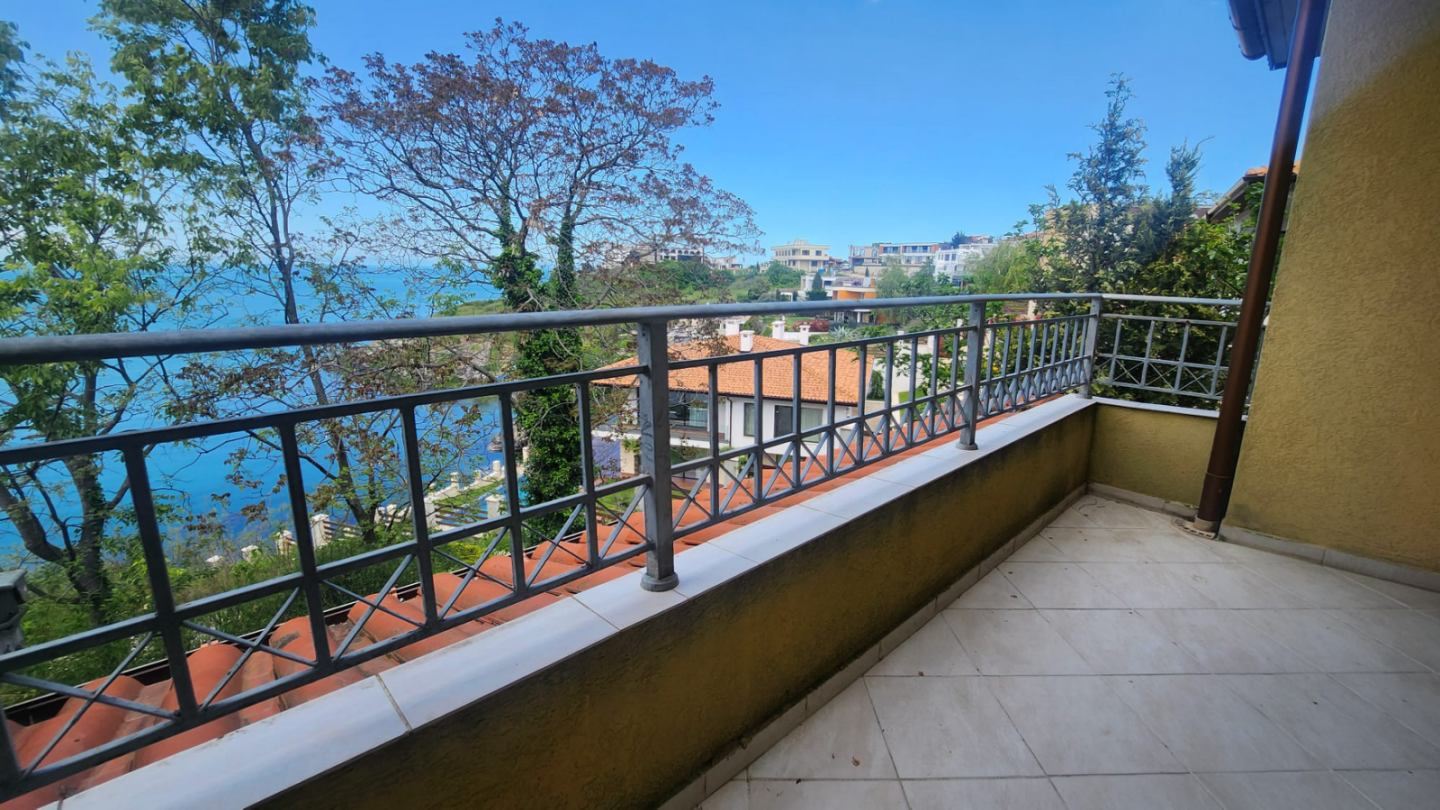 Maisonette on the first line to the sea in Sozopol with panoramic views and a boutique location