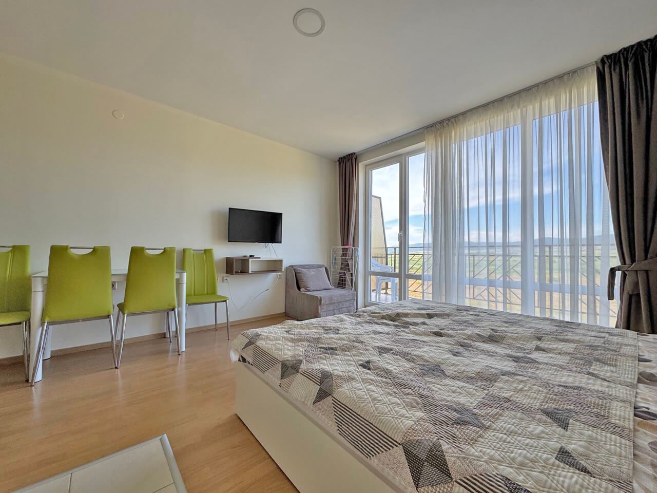 Spacious Studio in an Excellent Complex Near the Aquapark in Sunny Beach – Ready for Use or Investment