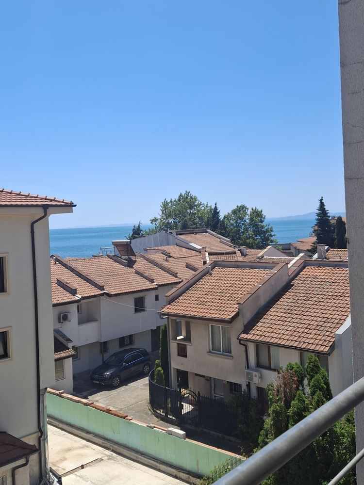 Studio 50 meters from the sea in Ravda, no maintenance fee, in an area suitable for year-round living
