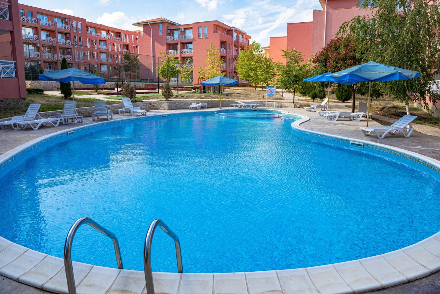 Exclusively furnished studio in a gated complex with rich infrastructure and a peaceful atmosphere