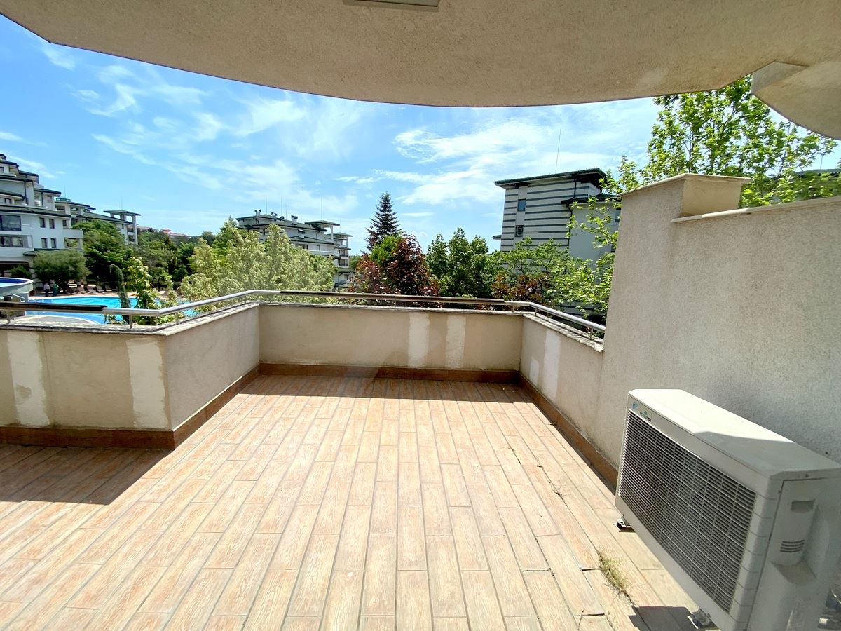 One-bedroom apartment on the first sea line in Ravda – luxury, nature, and impressive pool view