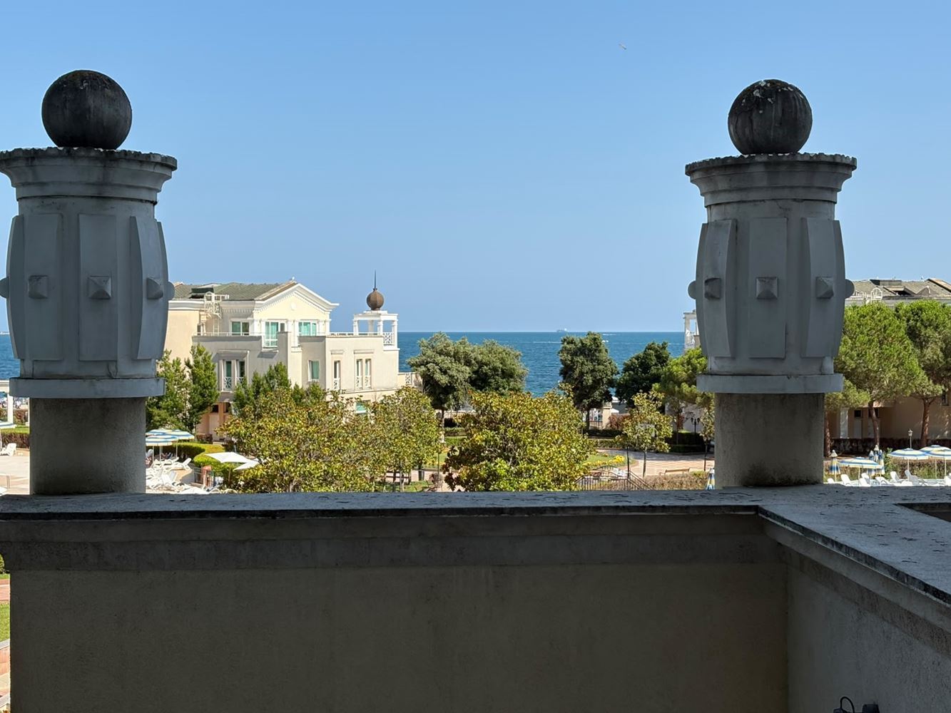 Luxury One-Bedroom Apartment with Sea View on the First Line in Pomorie – A Prestigious Property with Unique Amenities