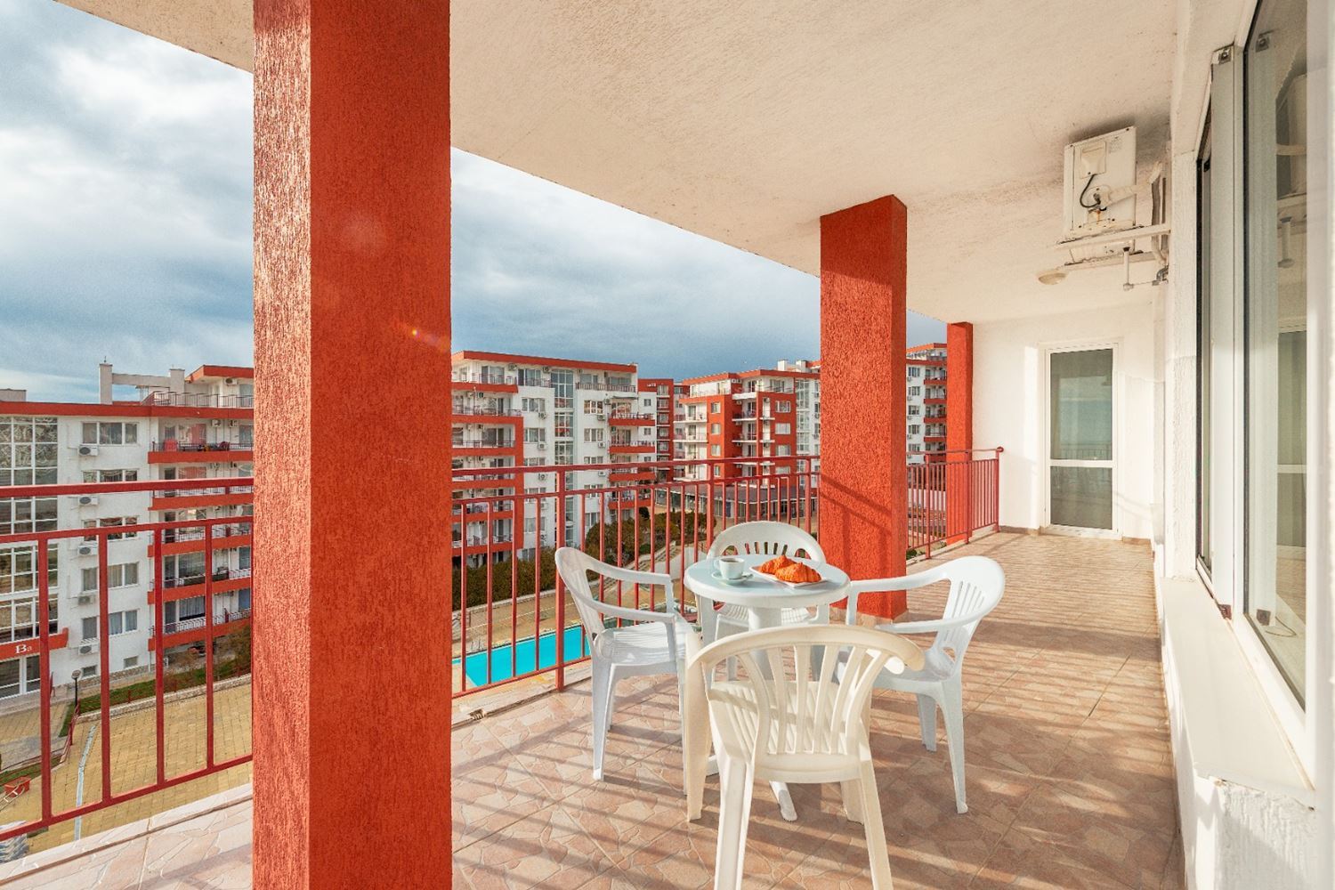 Stylish two-bedroom apartment on the first line with direct sea view in Sveti Vlas – space, luxury and full amenities
